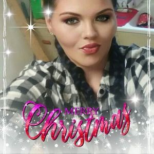 Meet your Posher, Andrea